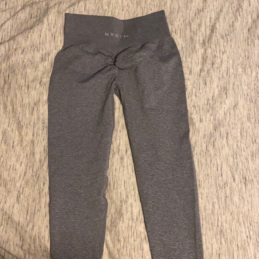 Never worn NVGTN leggings
